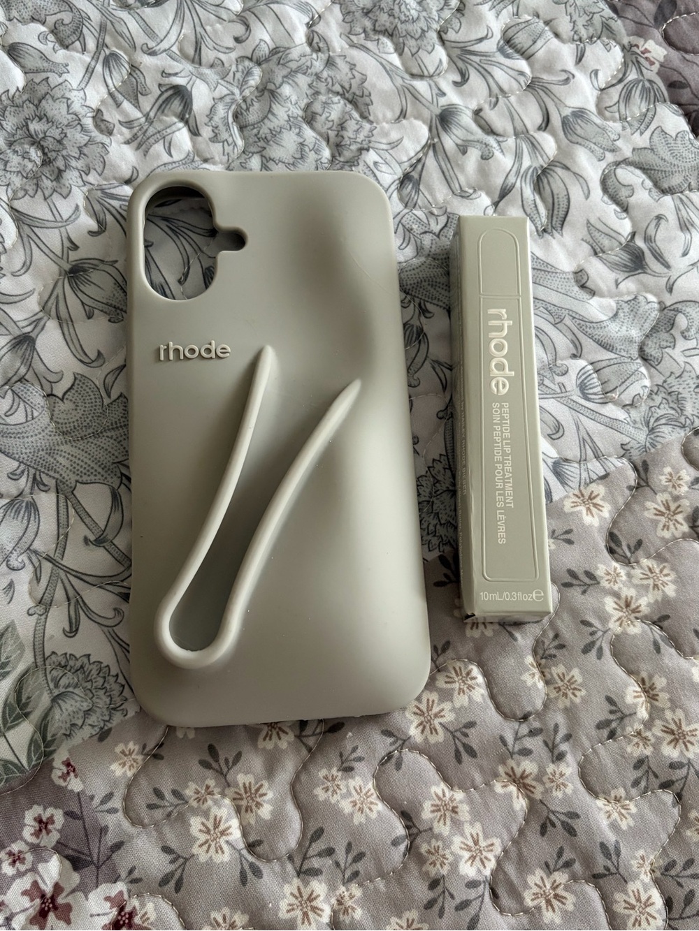 iPhone 16 Plus Case With Lipgloss